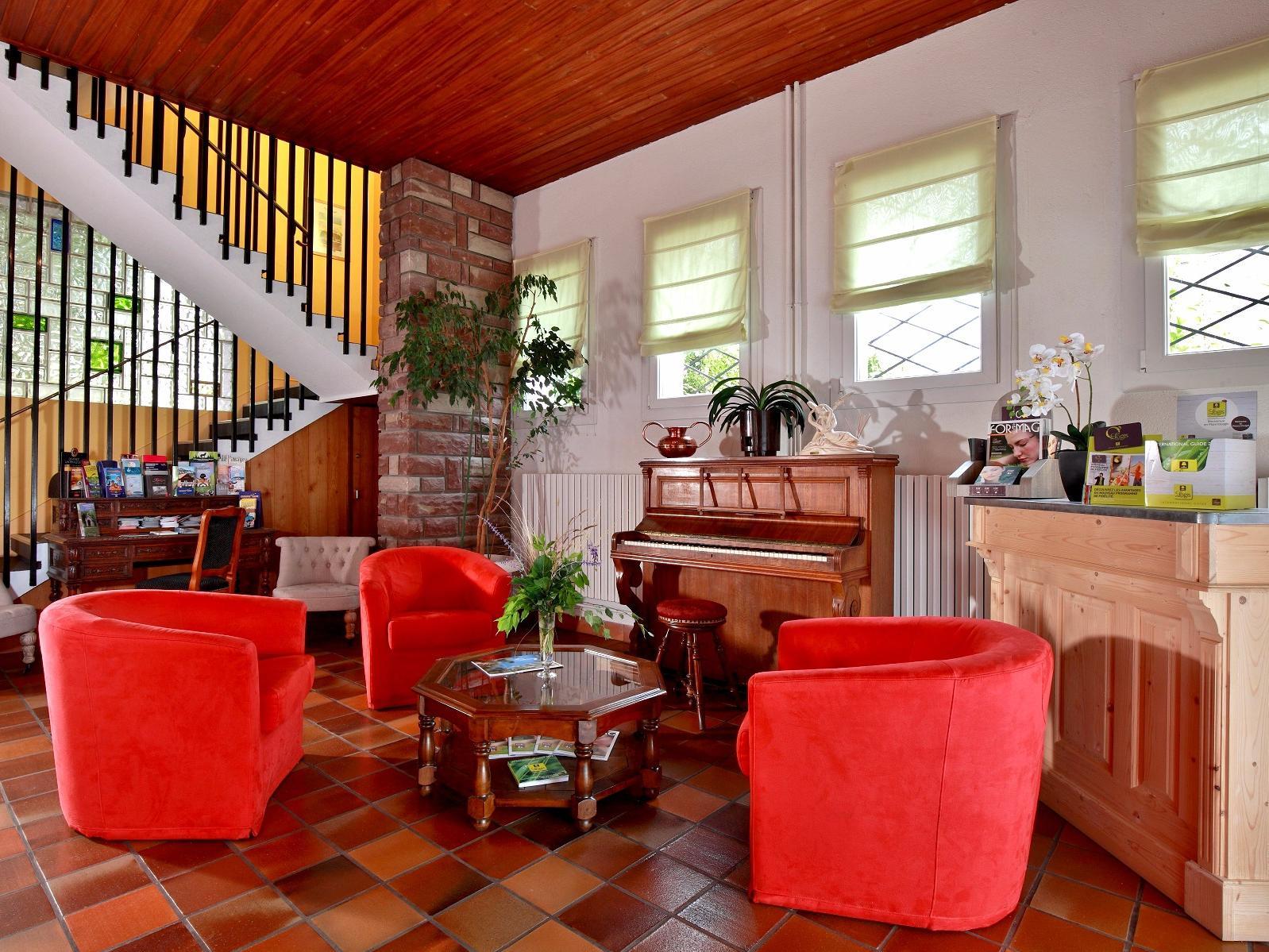 Logis Hotel & Restaurant Des Lacs Celles-sur-Plaine Екстериор снимка