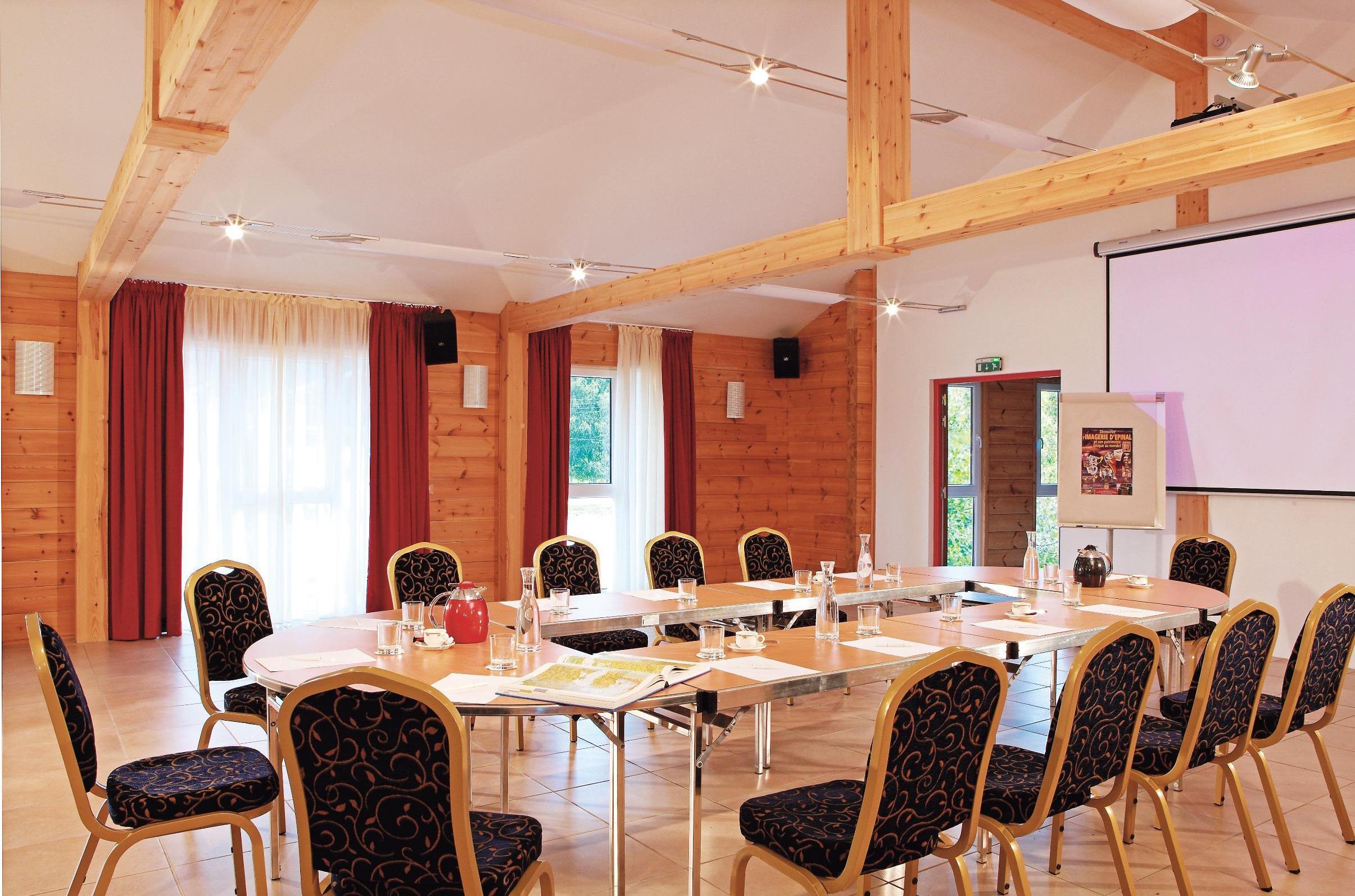 Logis Hotel & Restaurant Des Lacs Celles-sur-Plaine Екстериор снимка