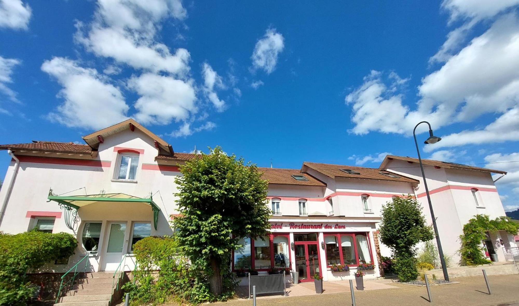Logis Hotel & Restaurant Des Lacs Celles-sur-Plaine Екстериор снимка